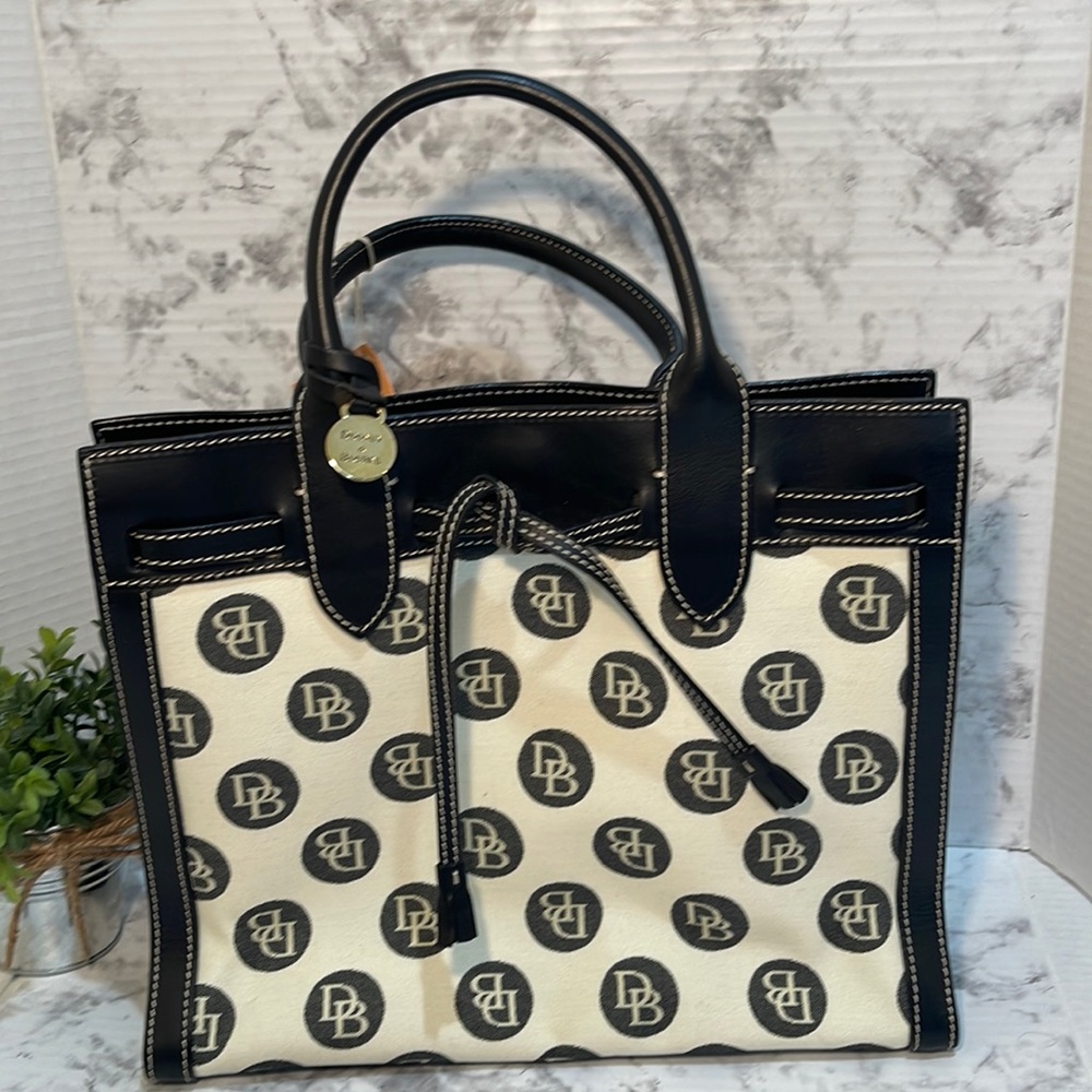 NWT Dooney & Bourke Alto Tassle Tote